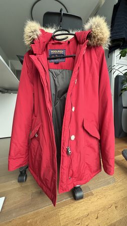 Woolrich Winterjacke Rot XS Echtfell-Kapuze