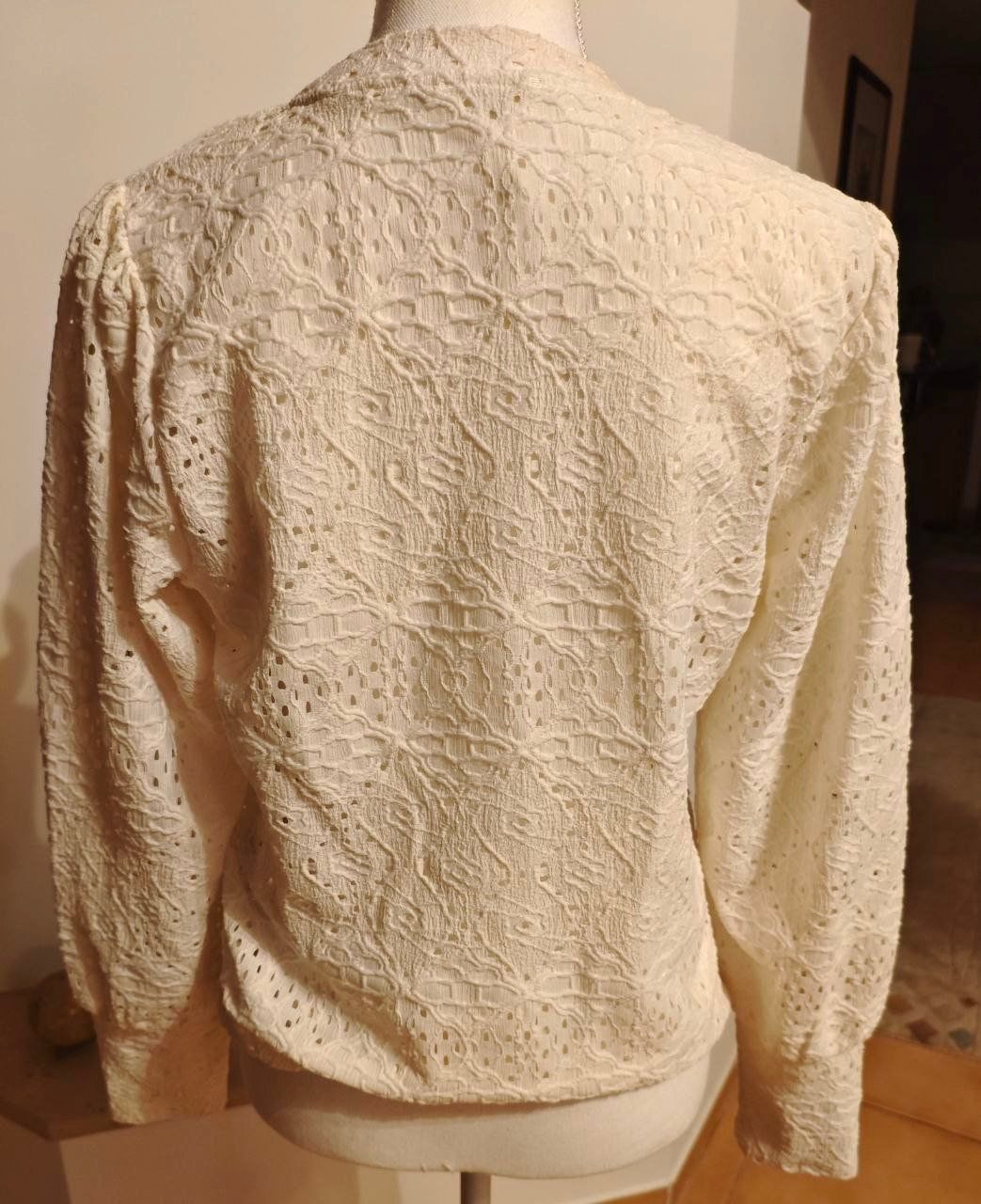 Camicette: ELEGANTE SPITZEBLUSE OBJEKT, GR.S WEISS, LANGARMIG – Nuovo (secondo la descrizione) da Weiningen ZH venduto da actera 5
