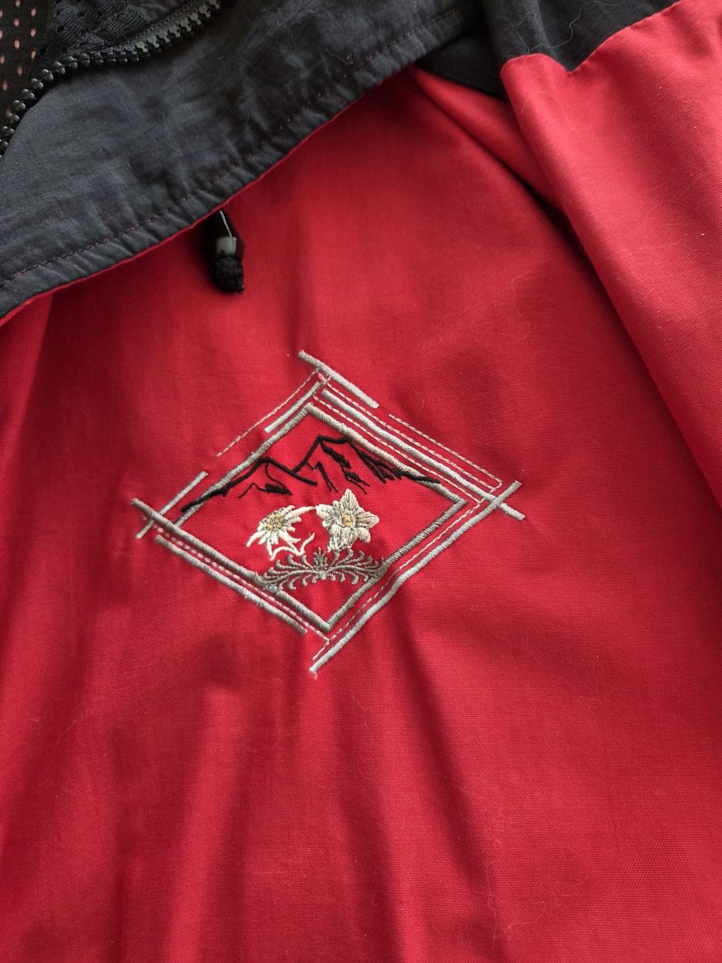 Vestes: Veste sport imperméable – D'occasion à Chavannes-Renens par Jolias 2