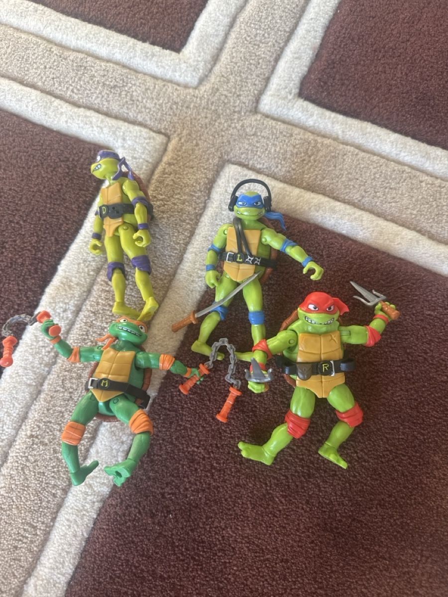Spielzeuge: 4 Ninja Turtles  – Gebraucht aus St. Gallen von LkN_34
