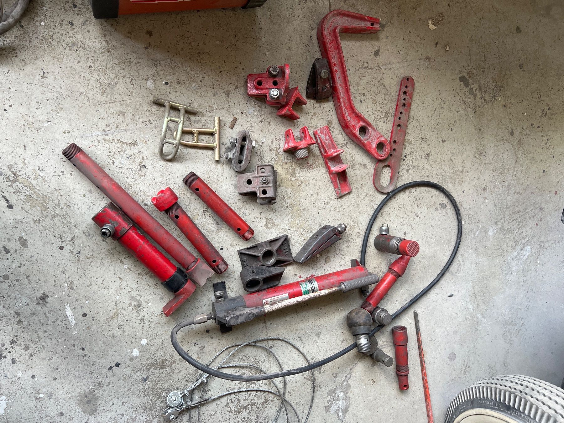 Tous les outils: Richtwerkzeug hydraulisch – D'occasion à Russikon par Crtracing