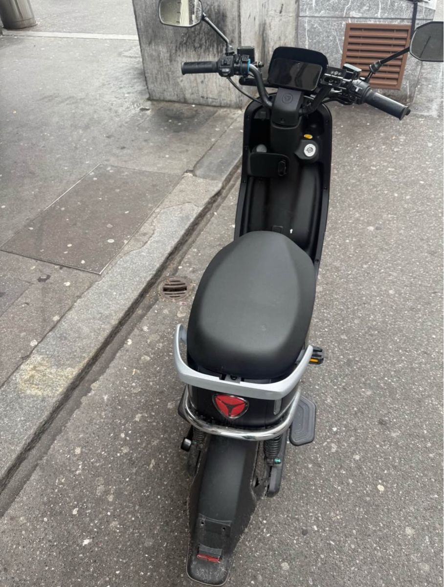 Yadea Scooter: Elektroroller Yadea D3 – Usato da Bern venduto da mau_lhk5 2