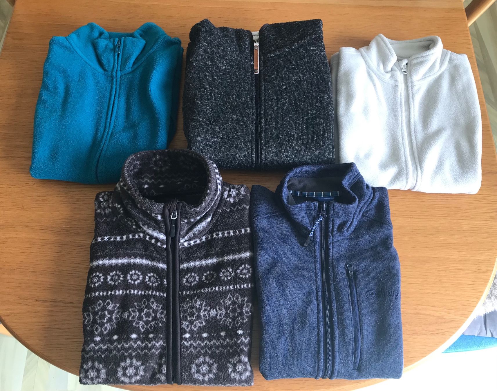 Gilet & Giacche senza maniche: 5 Gilet aus Fleece- oder Strickfleece Gr. S / XS – Usato da Sargans venduto da magusa02