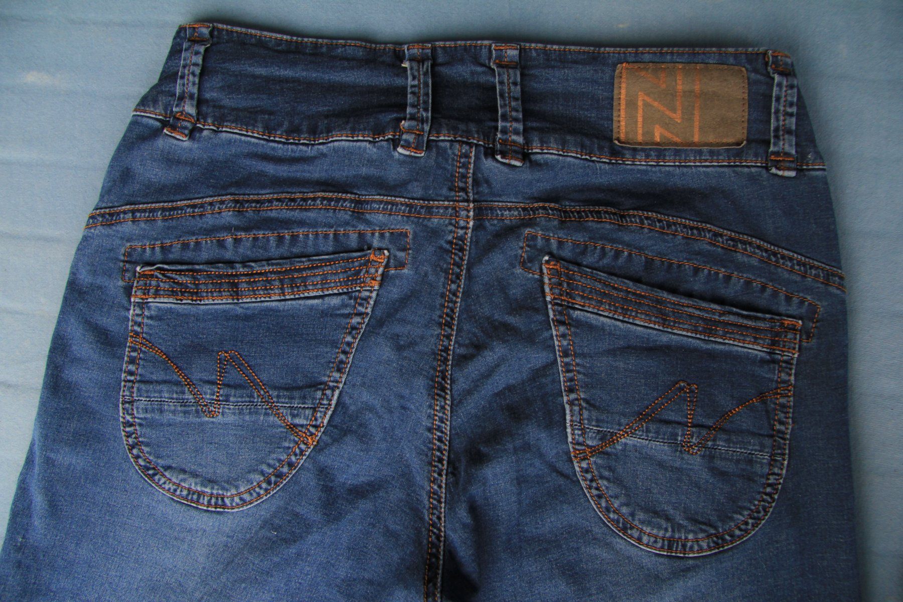 Nile Jeans: Jeans Hose Nile 6/8 – Usato da Meiringen venduto da Dunkel1 1