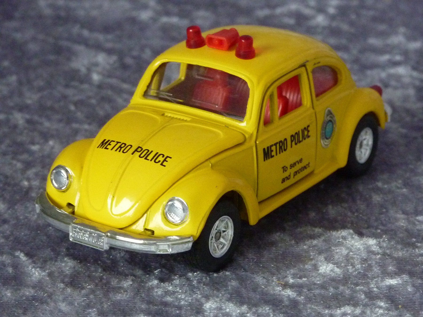 Volkswagen Modellini d'auto: VW Käfer Metro Police 1:43 – Usato da Dürrenäsch venduto da modellautos4you