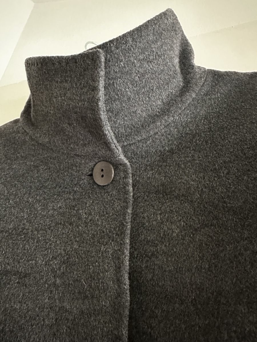 Max Mara Cappotti: MaxMara Studio Wool Coat, Grey, Size 40 – Usato da Zürich venduto da kas_g26m 1