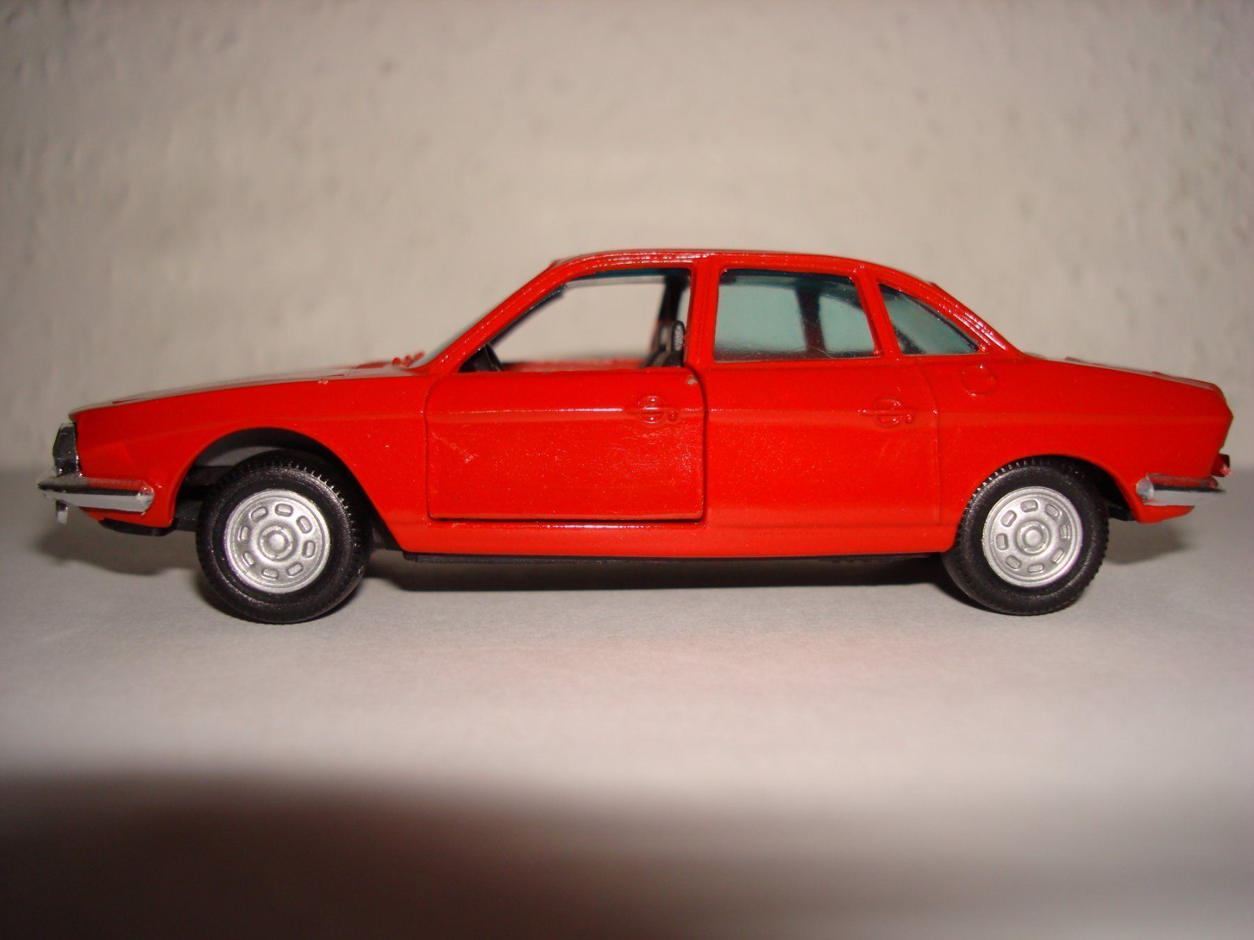 Gama Modellautos: NSU RO 80 1:43 Gama – Gebraucht aus Diegten von isetta590 3