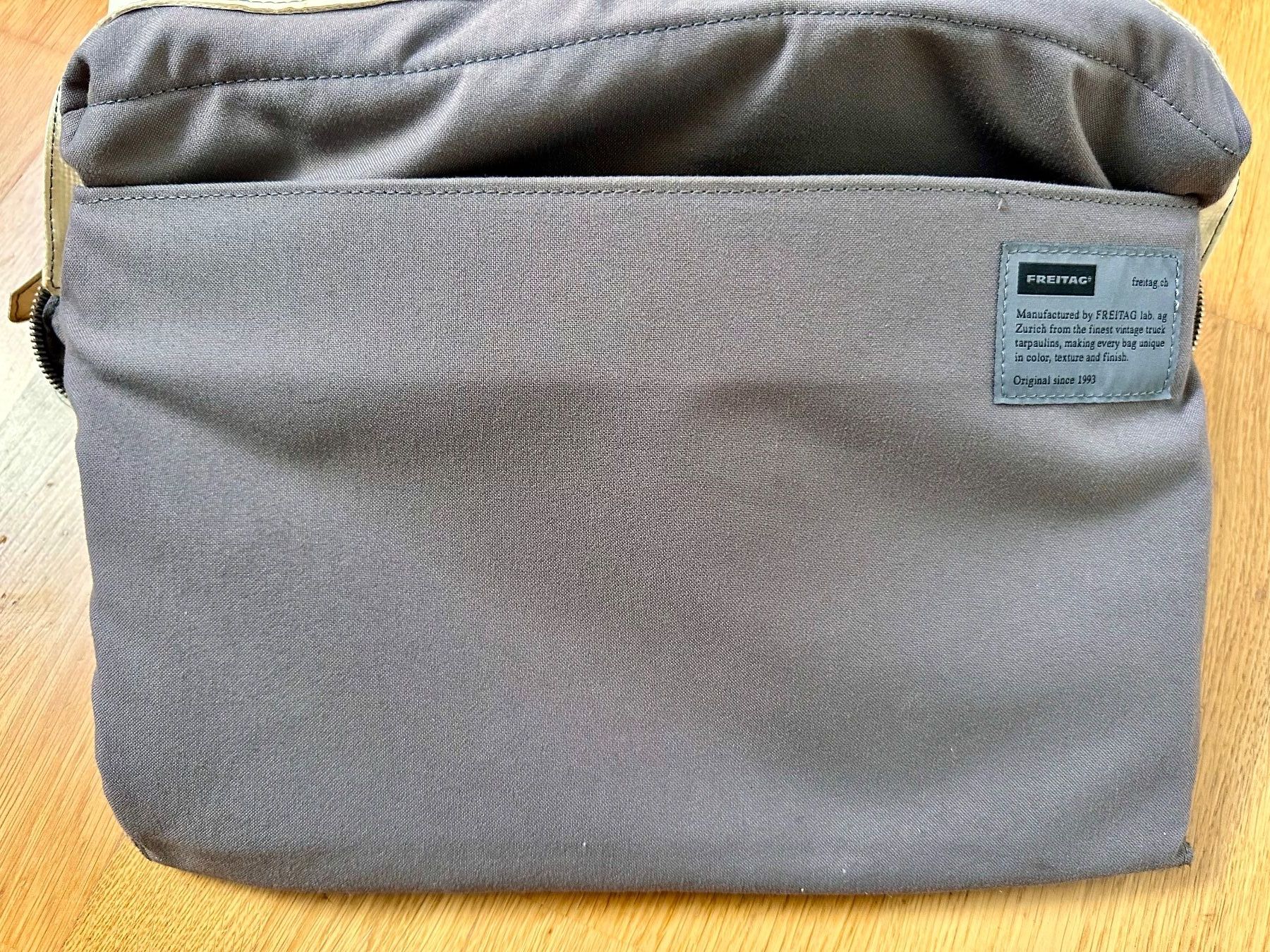 Freitag Borse: FREITAG REFERENCE HOFFMANN F523 Laptoptasche Business Tasche – Usato da Binningen venduto da Rewind1 6