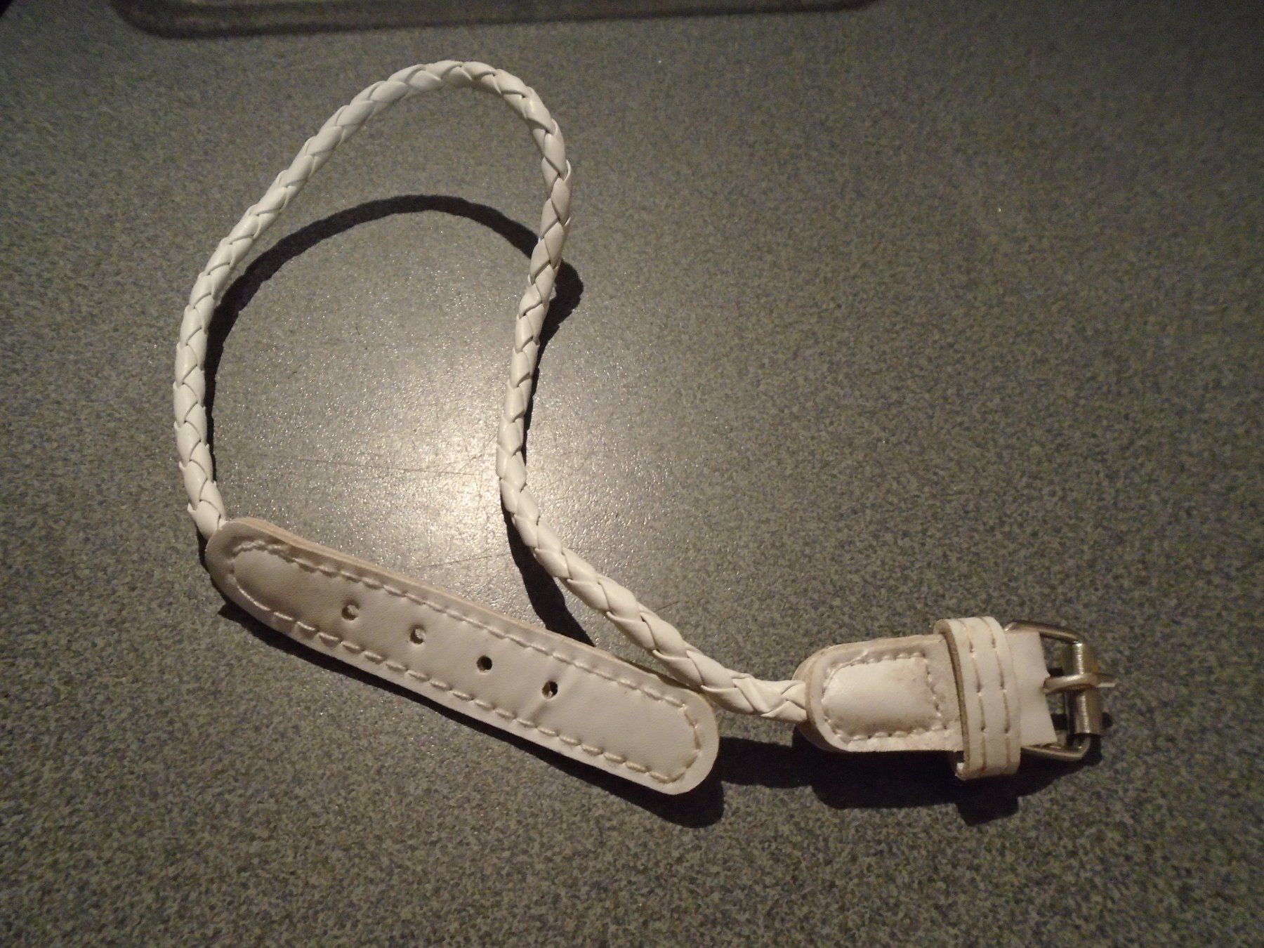 Bracelets: Armband weiss, lang – Neuf avec emballage d'origine à Zürich par abraxas1291