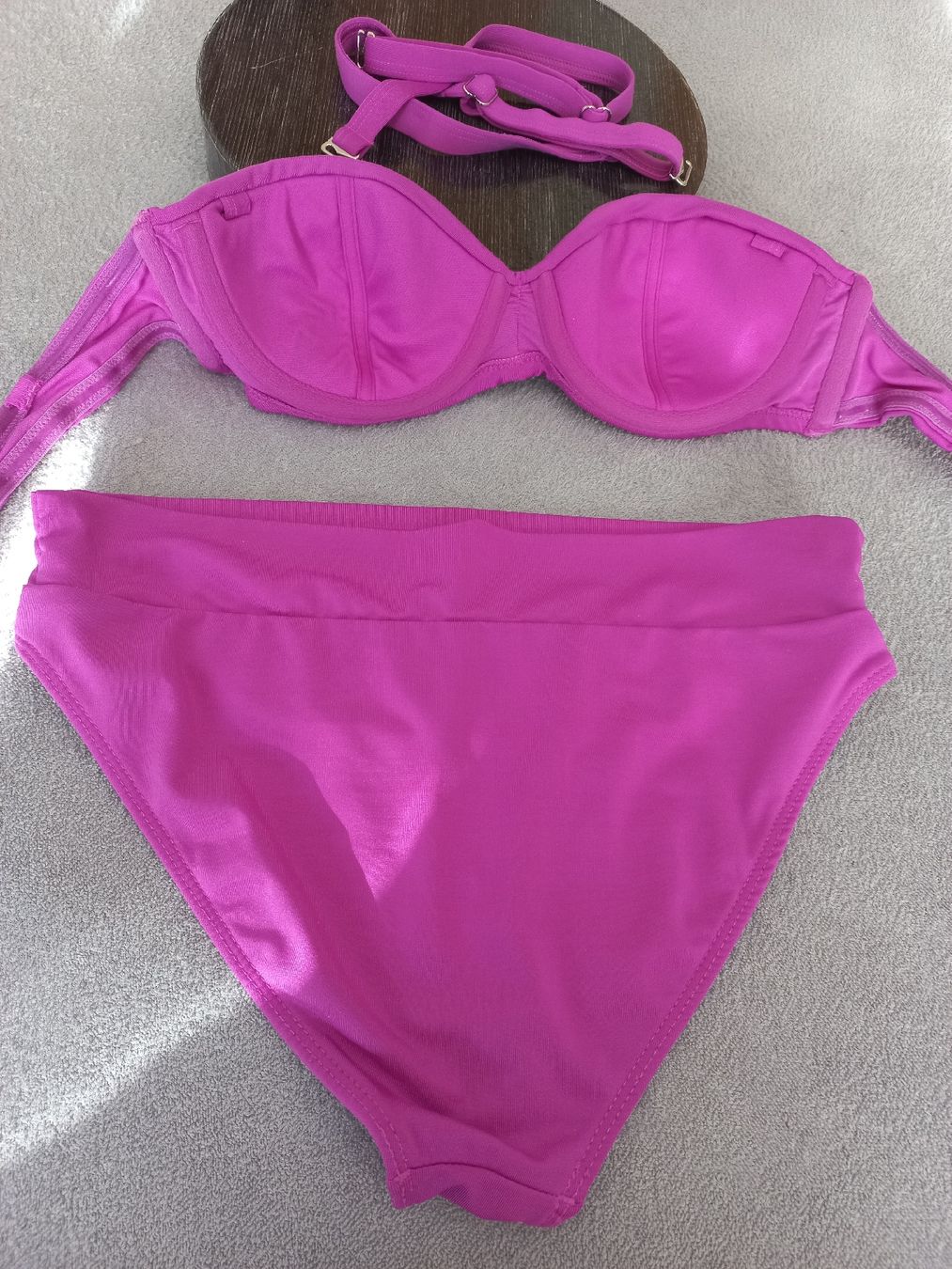 Costumi da bagno & Bikini: chic. -  Bikini mit abnehmbaren Trägern – Nuovo (secondo la descrizione) da Frauenfeld venduto da clausi 1
