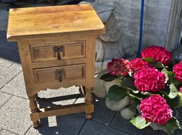 Holz-Nachttischli, Tischli, Kommödeli mit 2 Schubladen