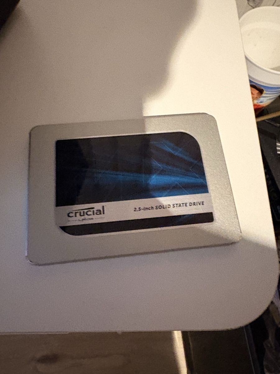 Crucial Harddisks: Crucial ssd 1tb – Gebraucht aus Dompierre FR von PRiT_Madara