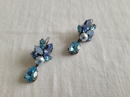 Elegante Ohrringe mit blauen Steinen