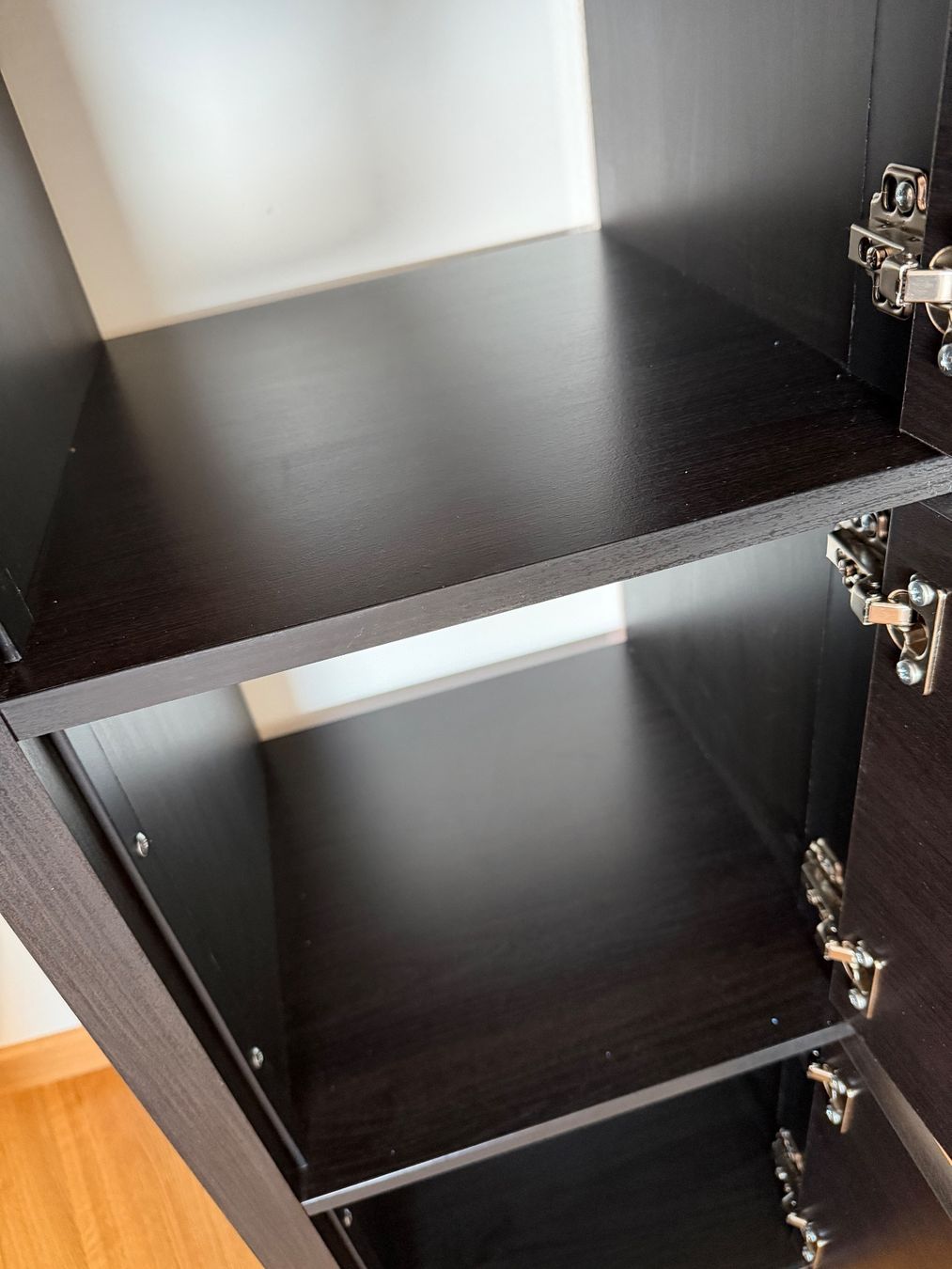 Ikea Scaffali: Kallax-Regal mit Türchen – Usato da Basel venduto da durelm 4