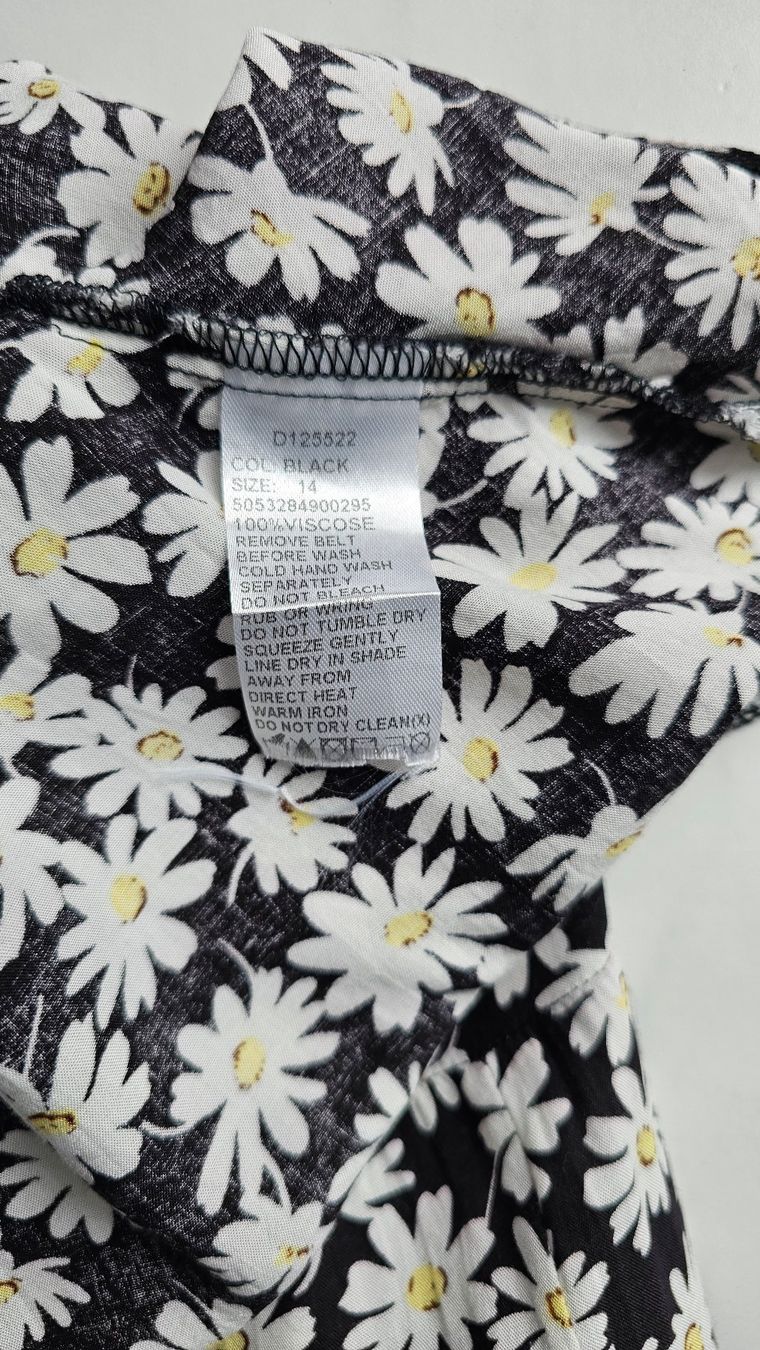 Vestiti: schönes Blumenkleid / Rock – Usato da Witterswil venduto da Regus 5