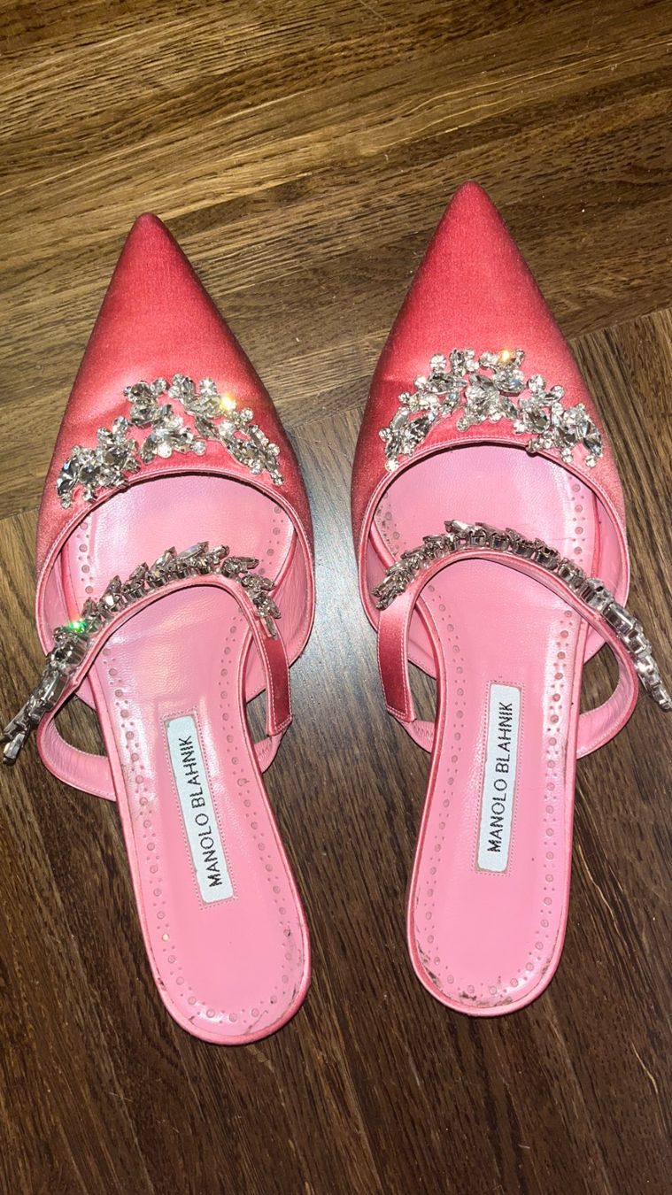 Manolo Blahnik Scarpe da donna: Manolo Blahnik Satin Pumps Pink Gr. 39.5 – Usato da Kilchberg ZH venduto da selinaonadn