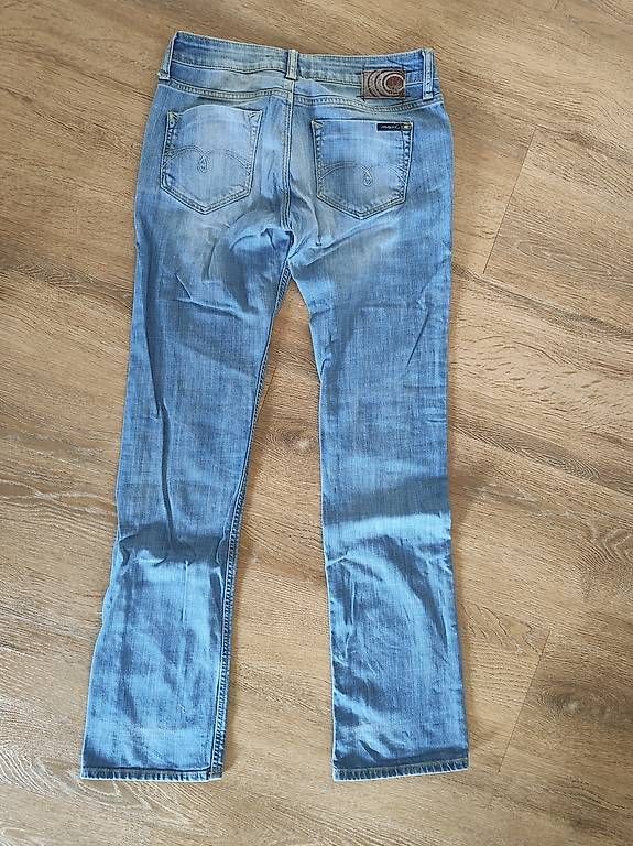 Jeans: Jeans Mavi Olivia 27/34 – Usato da Flüelen venduto da pri_7p8g 1