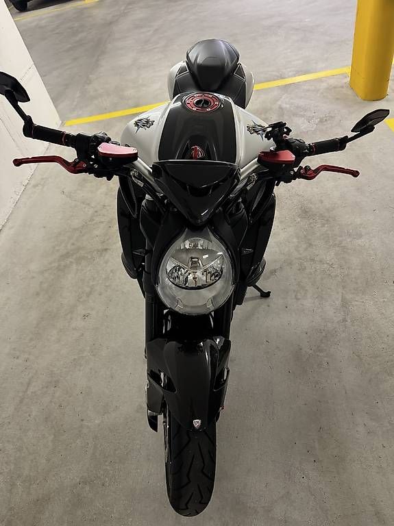 Strada: MV Agusta Brutale 800RR – Usato da Illnau venduto da Dejm 4