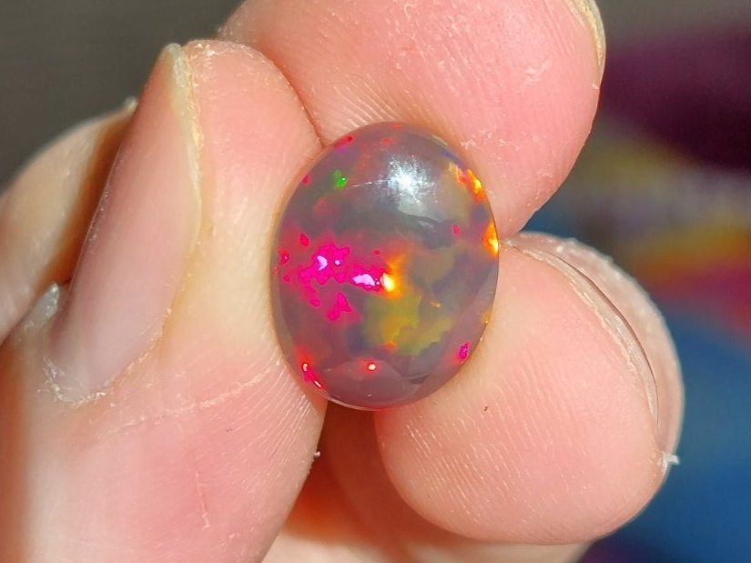 Pietre preziose: 4.8 ct Opal Welo – Nuovo (secondo la descrizione) da Bévilard venduto da Yougems