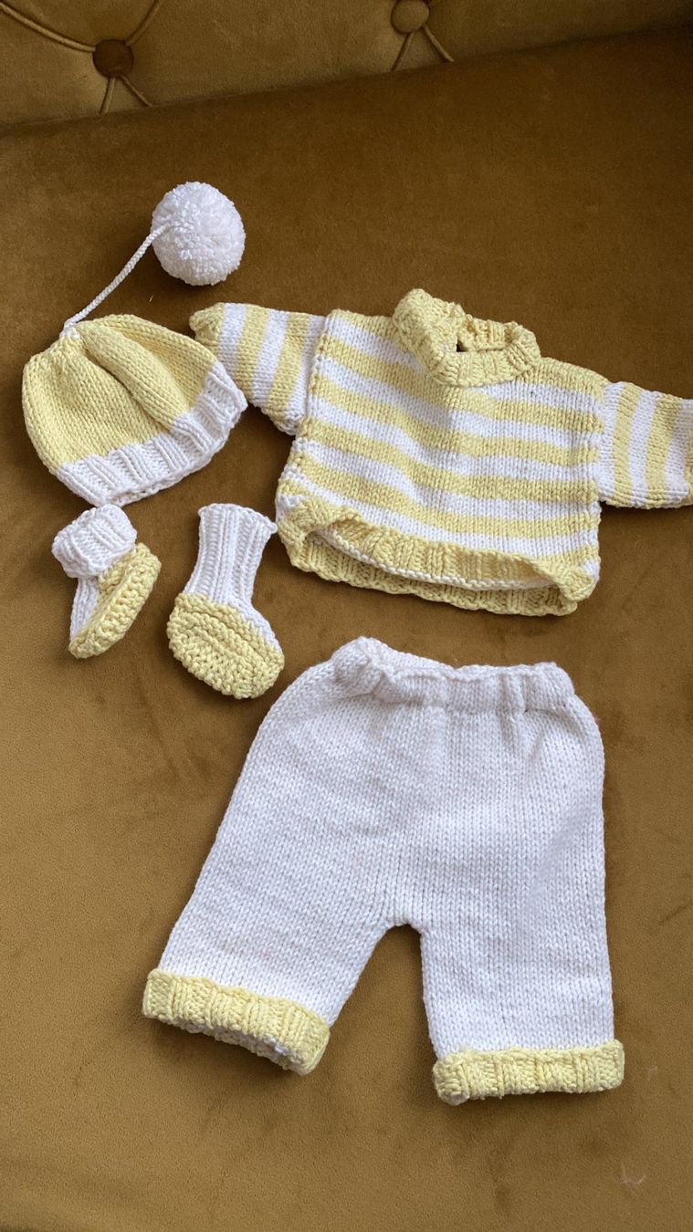 Poupées: gestrickte Puppen Kleider, handarbeit – D'occasion à Dagmersellen par Arcticsnow2017