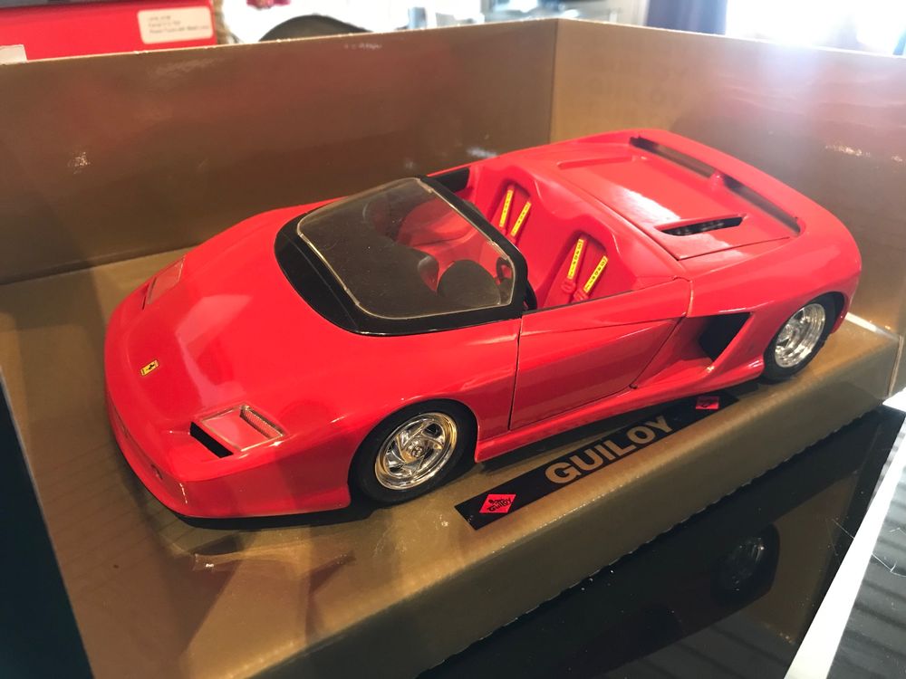 Ferrari Mythos Pininfarina Cabriolet Rouge – Miniature 1/18 GUILOY 67511, état Occasion