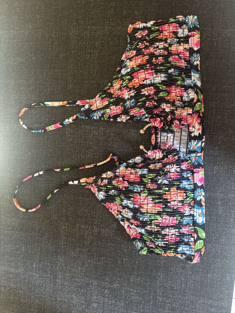 Badekleider & Bikinis: Bikinioberteil – Neu (gemäss Beschreibung) aus Wilen b. Wollerau von Andrea13