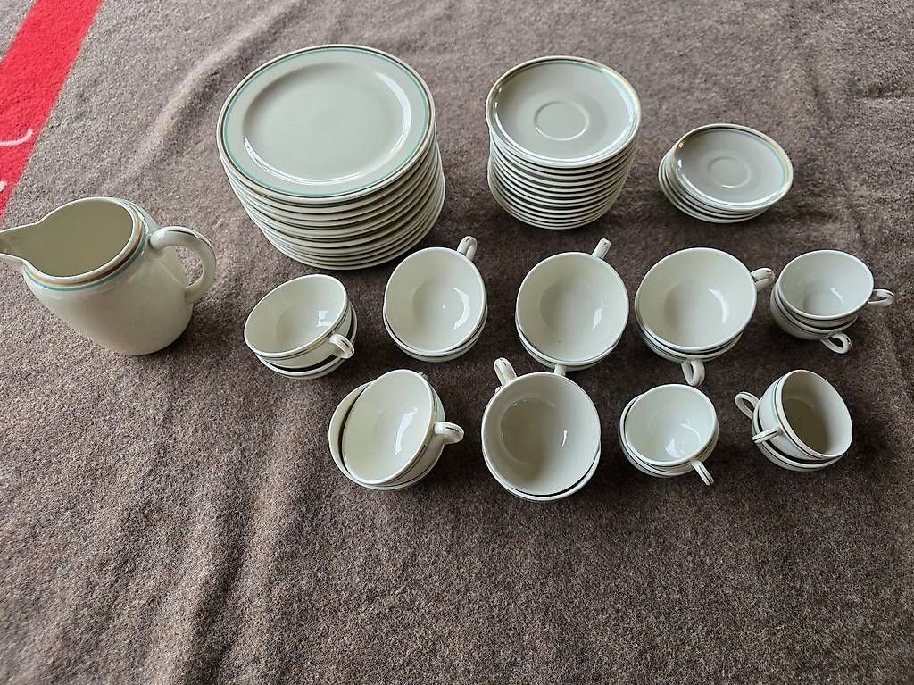 Set di piatti: Kaffee - Dessert - Service " Langenthaler "  – Usato da Schwarzenegg venduto da Stakro 1
