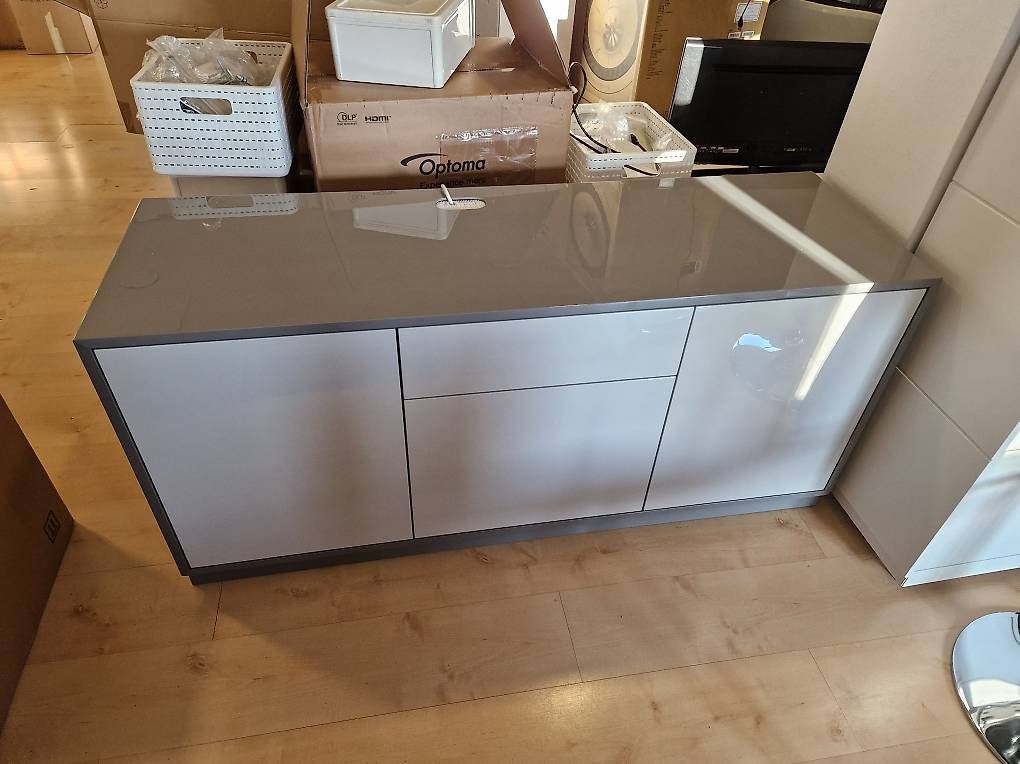 TV Möbel: TV Möbel in grau mit weisser Front – Gebraucht aus Uster von electro011