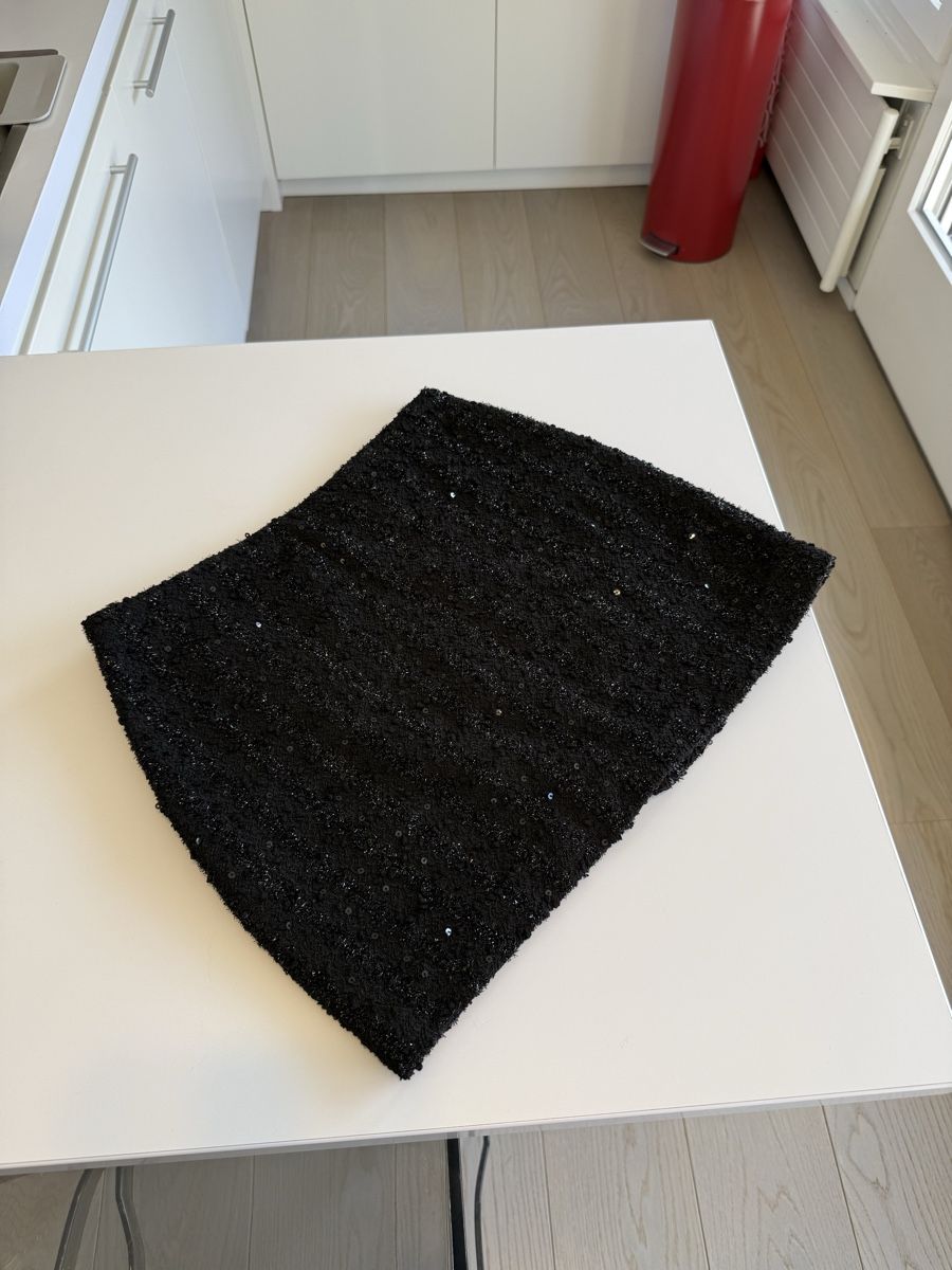 Zara Gonne: Mini jupe Zara noire brodée taille - S – Nuovo (secondo la descrizione) da Genève venduto da iry_67wr 3
