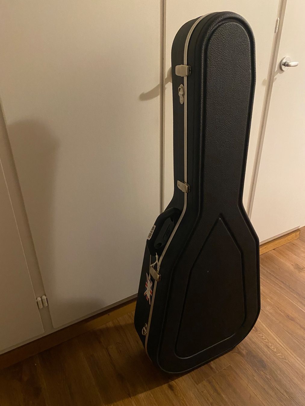 Musikinstrumente: Hiscox Pro II OM Gitarrencase – Neu und originalverpackt aus Beckenried von and_b729 6