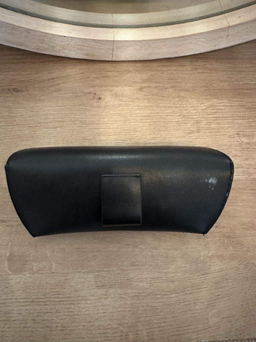 Ray-Ban Lunettes & Verres: Boîte de lunettes Ray Ban - noir  – D'occasion à Lausanne par ver_cyj8 1
