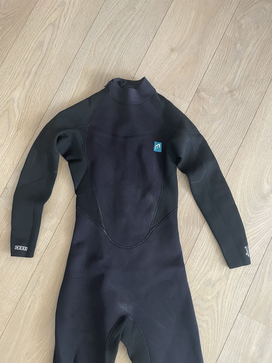 Completi & Tailleur: Surfanzug von MDNS – Usato da Domat/Ems venduto da Hoschi13 1