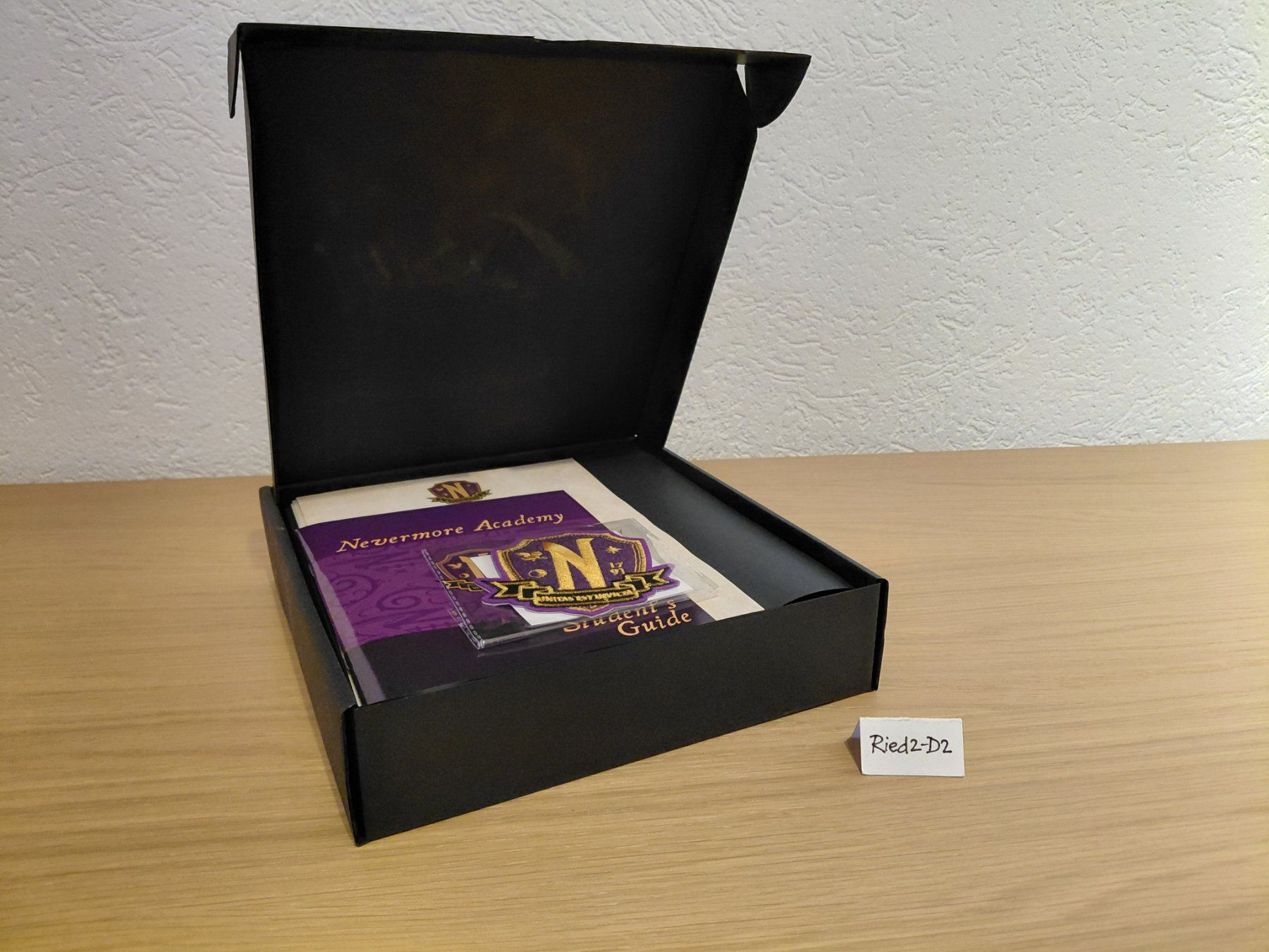 Panini Carte collezionabili: Wednesday Panini Welcome-Kit. NEW – Nuovo (secondo la descrizione) da La Chaux-de-Fonds venduto da Ried2-D2 2