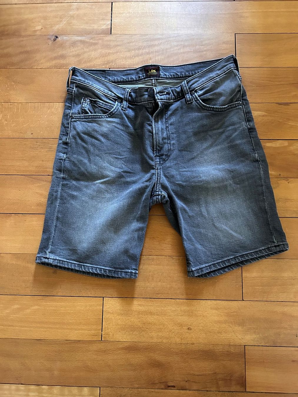 Lee Jeans: Lee Shorts Herren Gr.32 – Usato da Birsfelden venduto da Pearl10