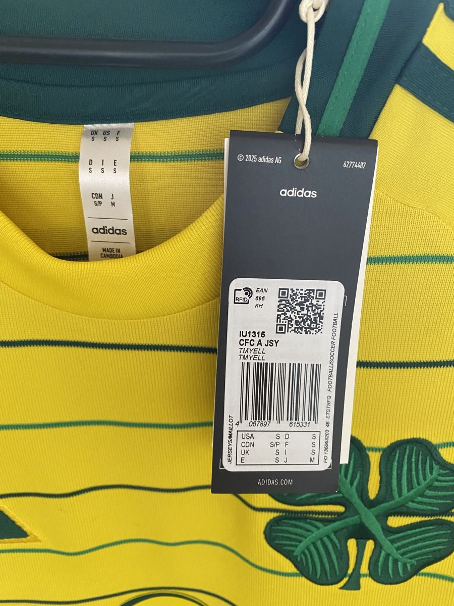 Adidas Leibchen & Hosen: Original et neuf - Maillot Celtic Taille S – Neu und originalverpackt aus Rossemaison von Carduelis 2