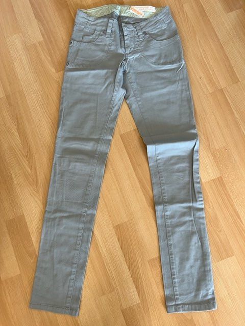 Pantaloni: Damen Hose Gr.25 – Usato da Wabern venduto da adamovski