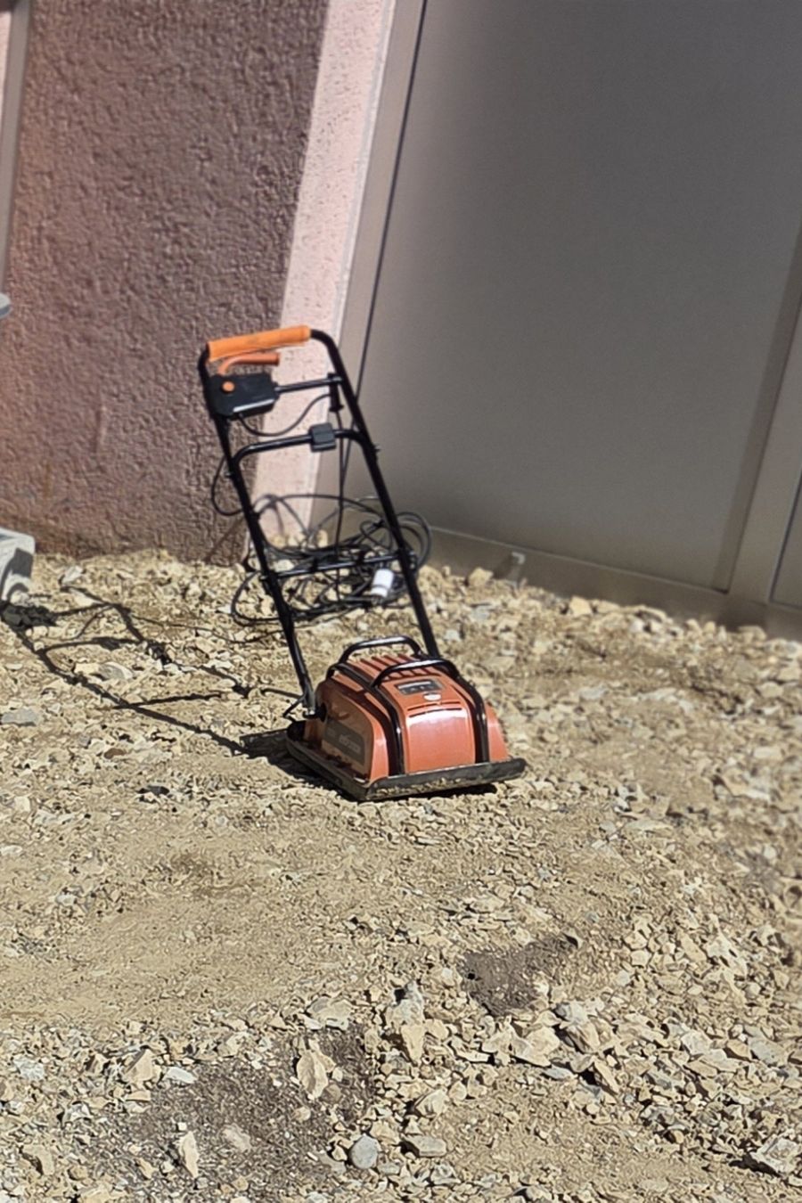 Alle Maschinen: EVOLUTION H320E Rüttelplatte neuwertig, elektrisch – Gebraucht aus Lostorf von _Venus_ 1