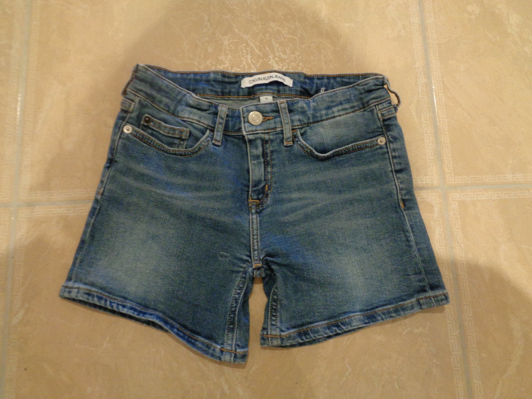 Guess Pantaloni: Calvin Klien coole Shorts,   10J 140 – Usato da Klingnau venduto da Markus14