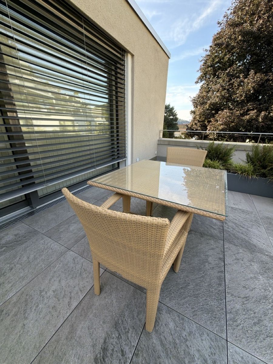 Tables: Rattan Esstisch Outdoor – D'occasion à Unterkulm par jes_cqj8