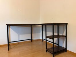 Eckschreibtisch braun schwarz mit Regalen guter Zustand