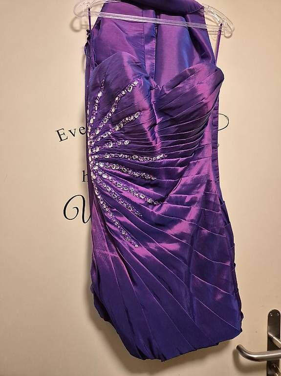 Vestiti: Cocktailkleid Violett Gr. 38/40 – Usato da Winterthur venduto da Neuesim 2
