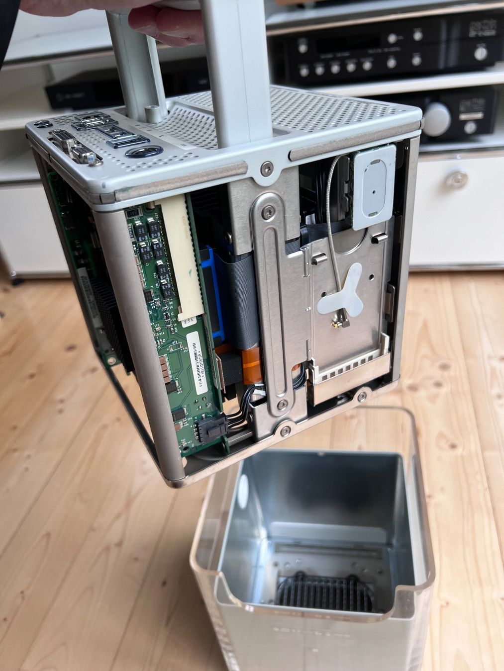 Apple PC: Apple Power Mac G4 Cube – Difettoso da St. Gallen venduto da stephan.a 5