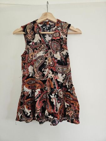 Wunderschönes, luftiges Oberteil, neu, Grösse XS