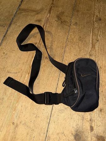 Nike Crossbody Bag  Umhängetasche schwarz