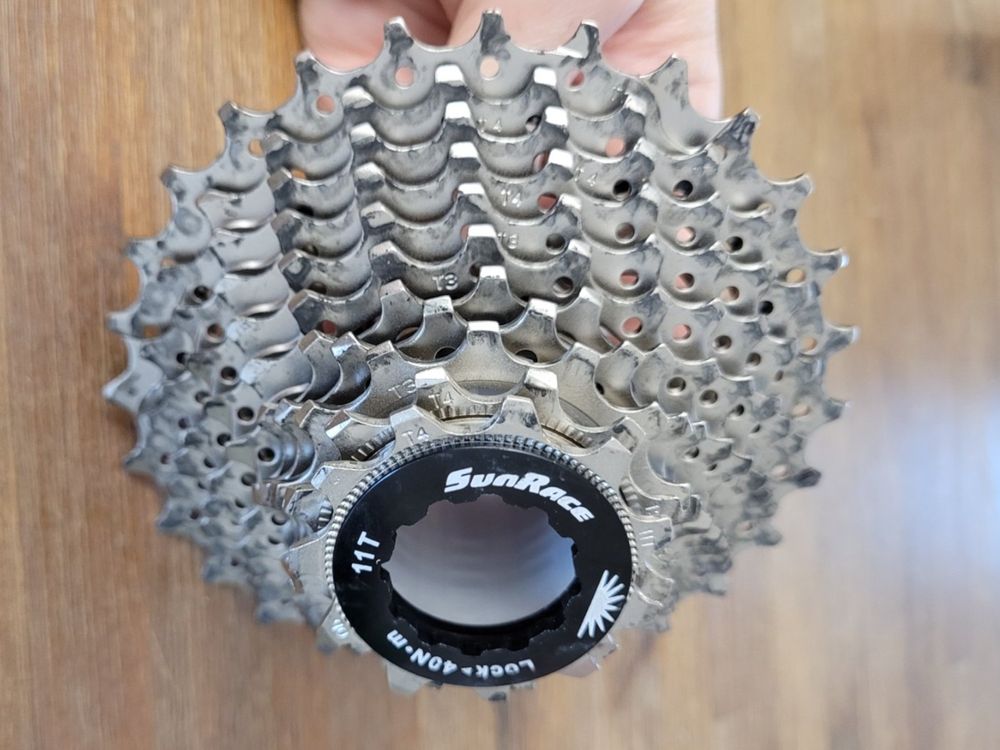 Cassette Suntour Powerflo 8 Vitesses – 11-28 Dents – NOS Ancien Stock