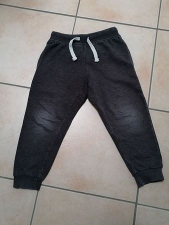 Kind Jogginghose Gr. 98