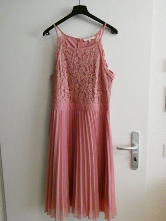 Elegantes Kleid, rosa