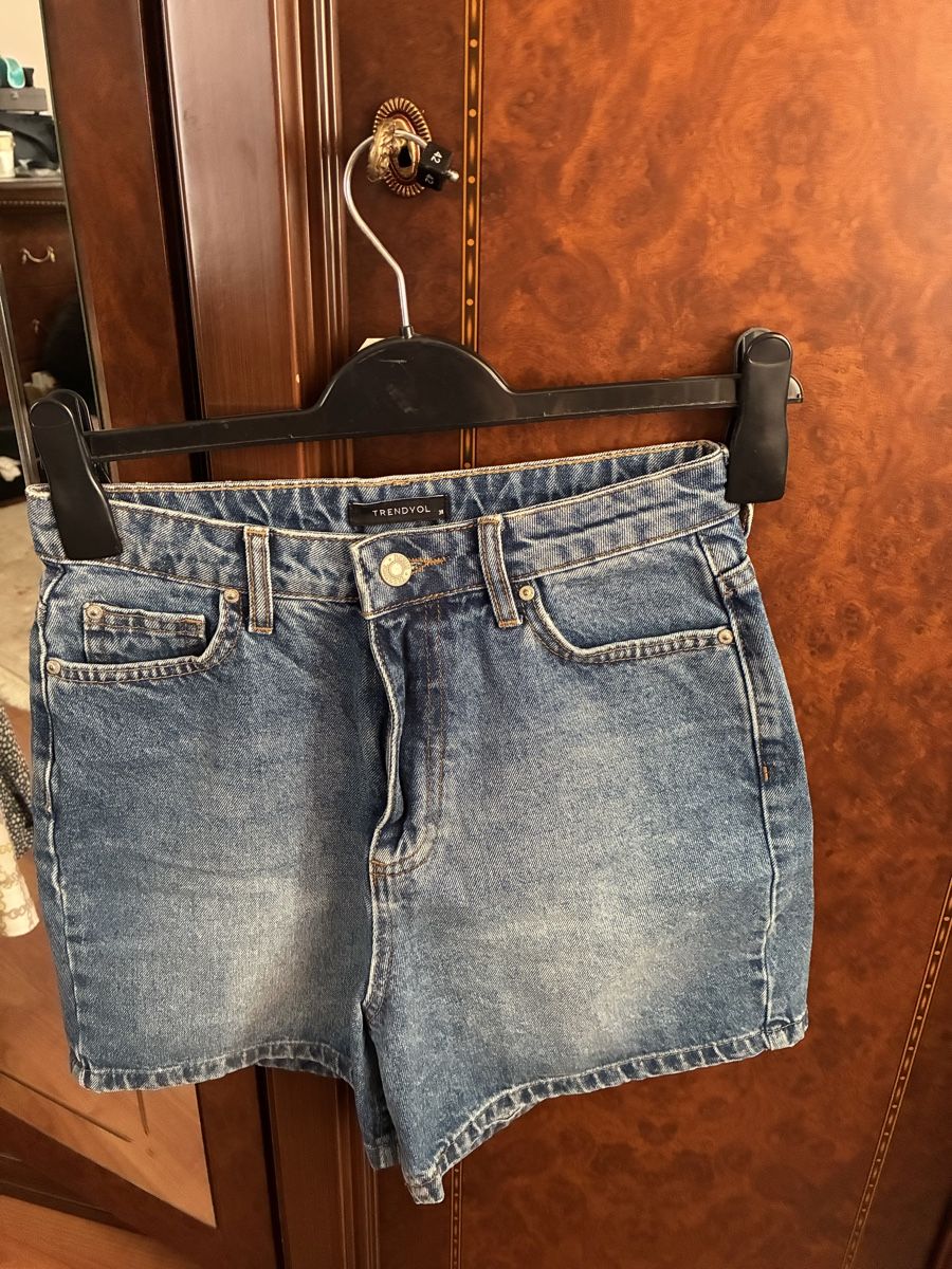 Jeans: Denim Short High waist – Neuf (Voir description) à Allschwil par eyl_bb8q 1