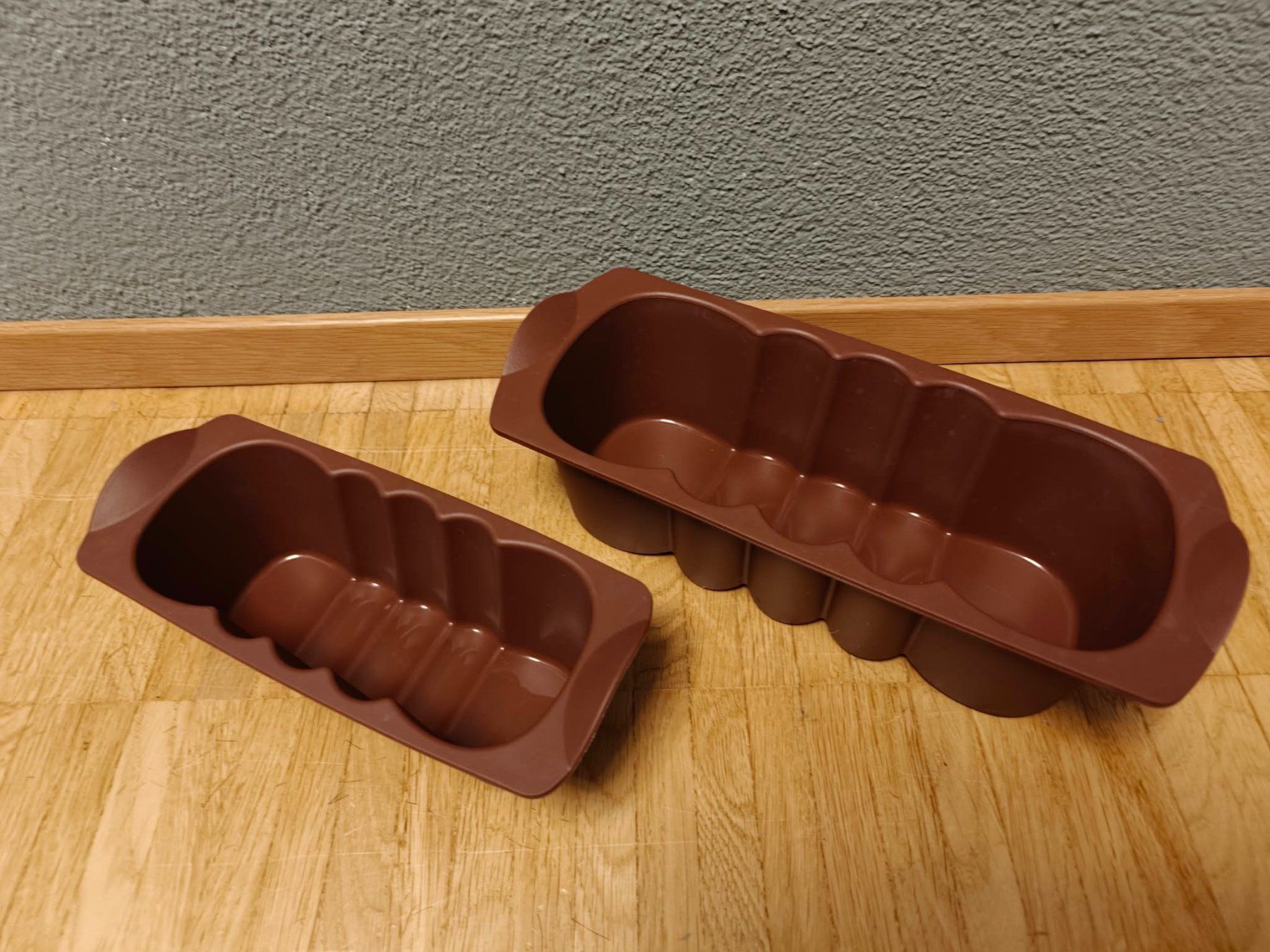 Tupperware Teglie da forno: Tupperware Silikon Backformen – Usato da Luzern venduto da schuhparadies159 3