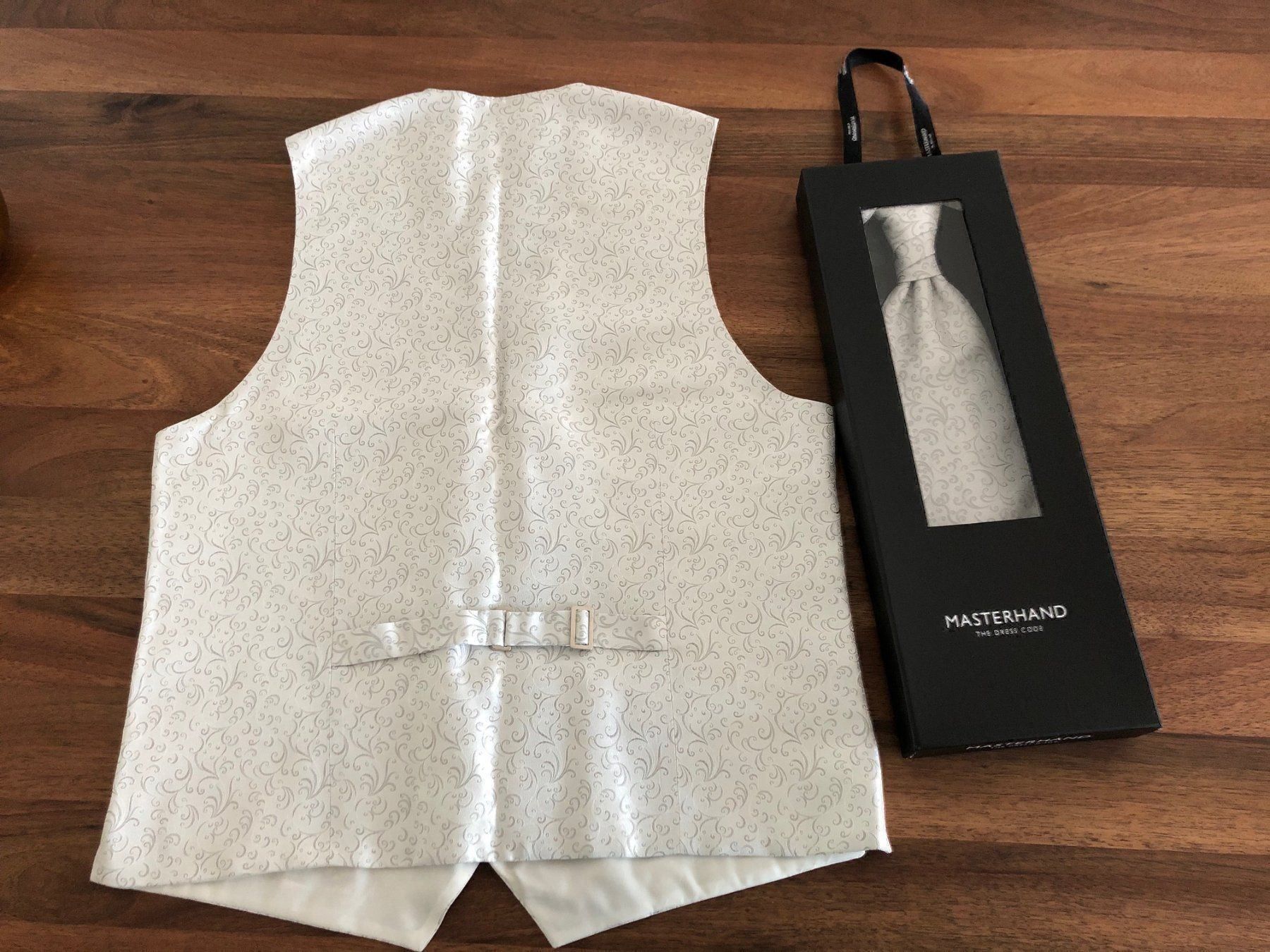 Gilet & Giacche: Seide Hochzeit Gilet & Krawatte – Nuovo (secondo la descrizione) da Luzern venduto da julia917 7